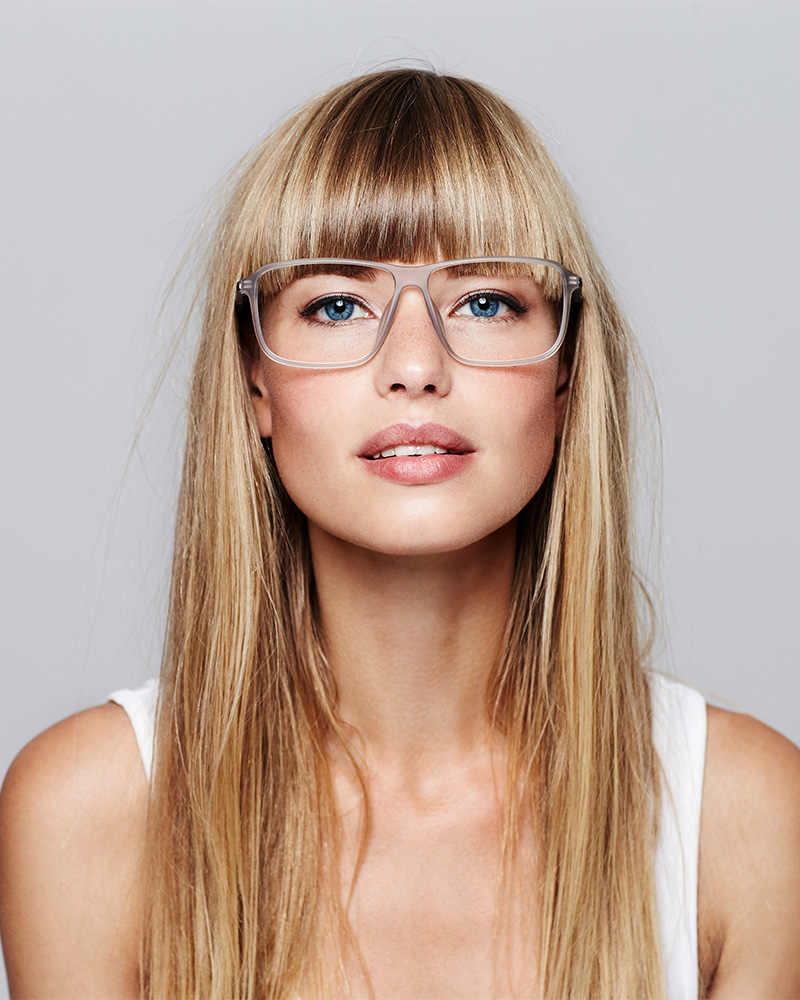 Female Fitting Contacts